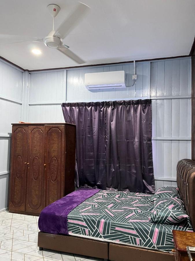 Lavender Homestay Desa Chendering 3 Bedrooms Куала Теренгану Екстериор снимка