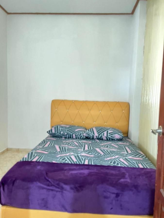 Lavender Homestay Desa Chendering 3 Bedrooms Куала Теренгану Екстериор снимка